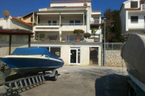 Apartments by the sea Tisno, Murter - 14346